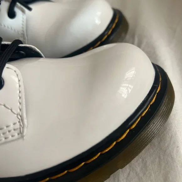 Dr. Martens Kids White and Black Boots - Picture 15 of 16